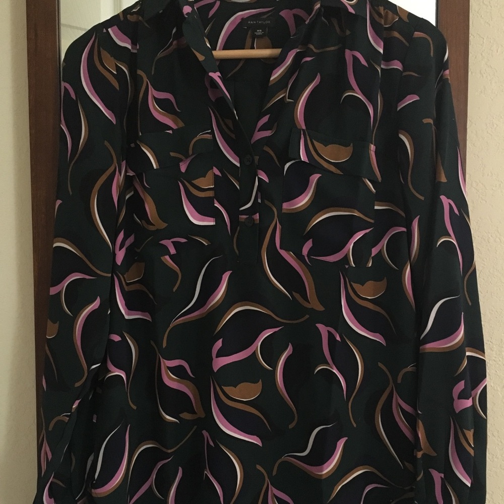 Ann Taylor Dark Green Floral Button Up Shirt